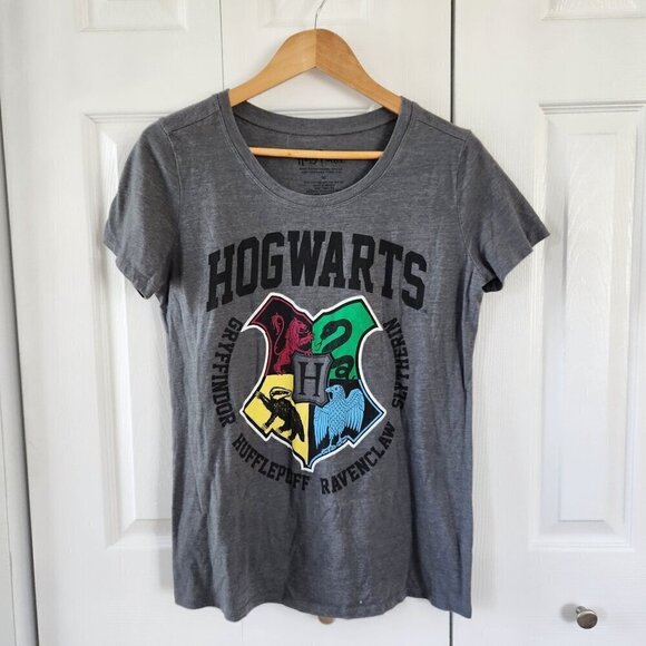4/$25 Harry Potter Hogwarts Houses Crest Gray Graphic T-Shirt - Picture 1 of 7